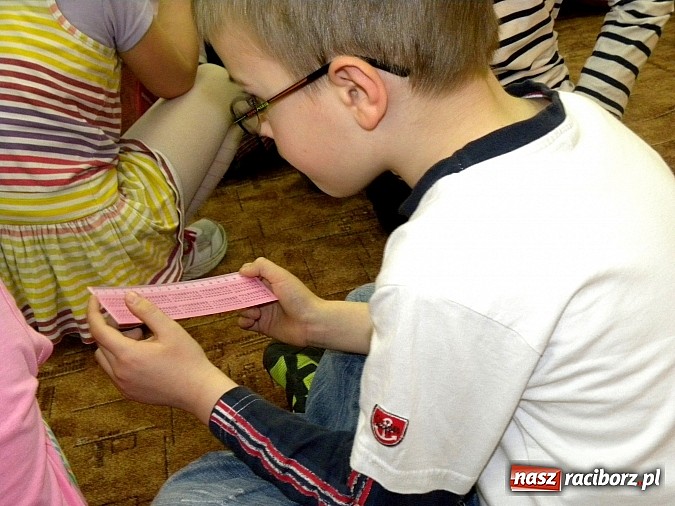 Zdjęcie w galerii na portalu naszraciborz.pl: Markowickie maluchy w świecie zwierząt wiadomości z regionu