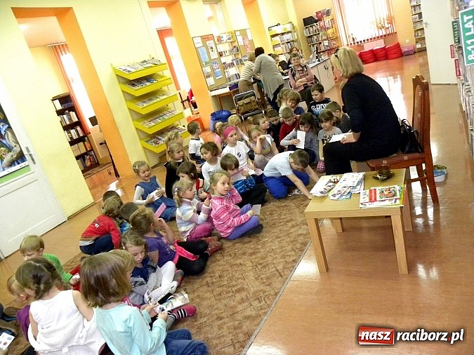 Zdjęcie w galerii na portalu naszraciborz.pl: Markowickie maluchy w świecie zwierząt wiadomości z regionu