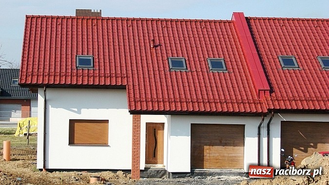 Zdjęcie w galerii na portalu naszraciborz.pl: Domki w zabudowie bliźniaczej w Raciborzu-Ocicach  wiadomości z regionu