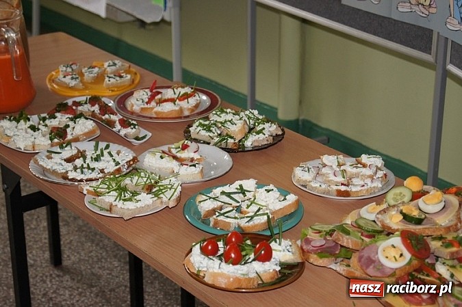 Zdjęcie w galerii na portalu naszraciborz.pl: Światowy Dzień Zdrowia w SP-4  wiadomości z regionu