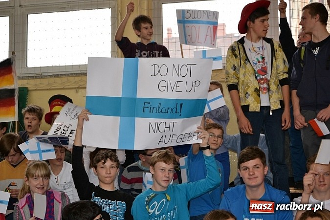 Zdjęcie w galerii na portalu naszraciborz.pl: Turniej unihokeja zwieńczył w Tworkowie spotkanie w ramach Comeniusa wiadomości z regionu