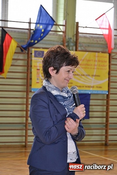 Zdjęcie w galerii na portalu naszraciborz.pl: Turniej unihokeja zwieńczył w Tworkowie spotkanie w ramach Comeniusa wiadomości z regionu