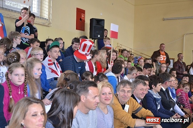 Zdjęcie w galerii na portalu naszraciborz.pl: Turniej unihokeja zwieńczył w Tworkowie spotkanie w ramach Comeniusa wiadomości z regionu