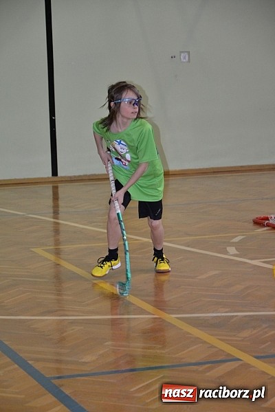 Zdjęcie w galerii na portalu naszraciborz.pl: Turniej unihokeja zwieńczył w Tworkowie spotkanie w ramach Comeniusa wiadomości z regionu