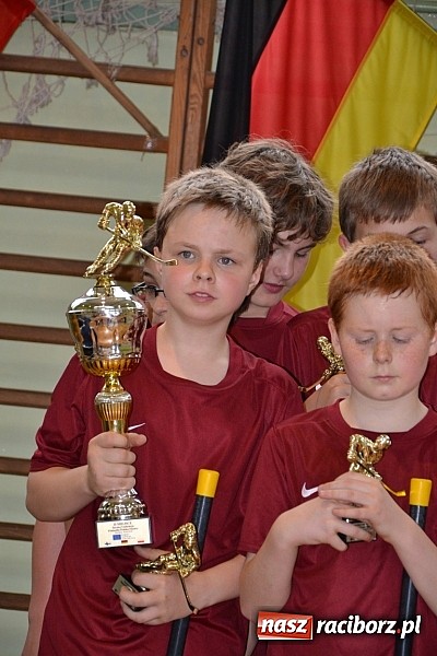 Zdjęcie w galerii na portalu naszraciborz.pl: Turniej unihokeja zwieńczył w Tworkowie spotkanie w ramach Comeniusa wiadomości z regionu