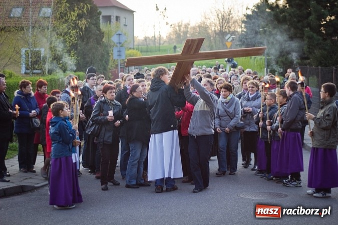 Zdjęcie w galerii na portalu naszraciborz.pl: Wspólna droga krzyżowa raciborskich parafii wiadomości z regionu