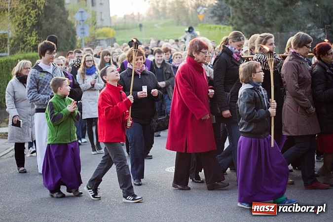 Zdjęcie w galerii na portalu naszraciborz.pl: Wspólna droga krzyżowa raciborskich parafii wiadomości z regionu