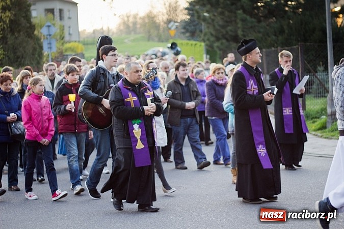 Zdjęcie w galerii na portalu naszraciborz.pl: Wspólna droga krzyżowa raciborskich parafii wiadomości z regionu