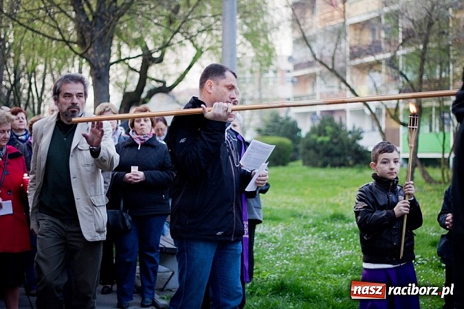 Zdjęcie w galerii na portalu naszraciborz.pl: Wspólna droga krzyżowa raciborskich parafii wiadomości z regionu