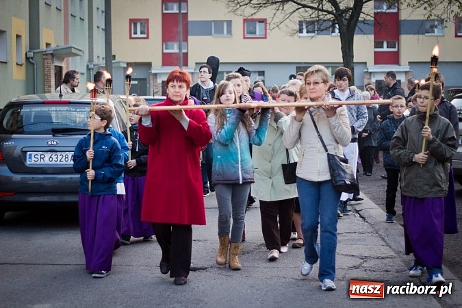 Zdjęcie w galerii na portalu naszraciborz.pl: Wspólna droga krzyżowa raciborskich parafii wiadomości z regionu
