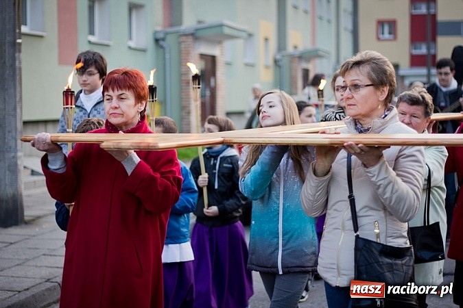 Zdjęcie w galerii na portalu naszraciborz.pl: Wspólna droga krzyżowa raciborskich parafii wiadomości z regionu