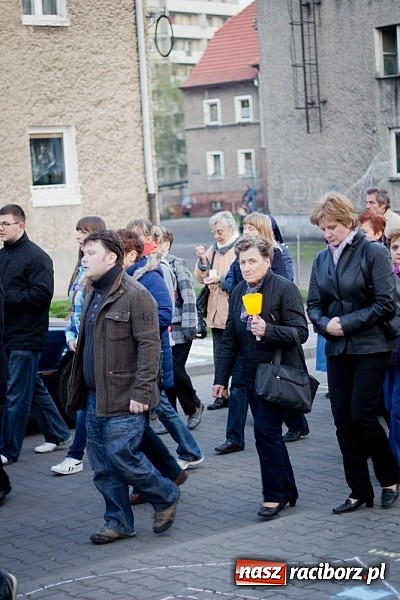 Zdjęcie w galerii na portalu naszraciborz.pl: Wspólna droga krzyżowa raciborskich parafii wiadomości z regionu