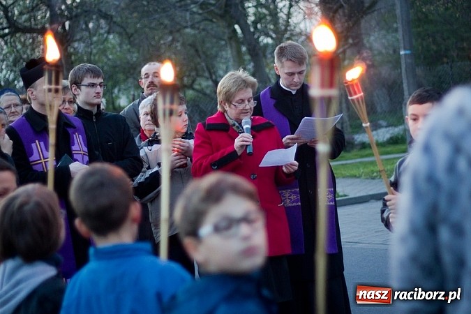 Zdjęcie w galerii na portalu naszraciborz.pl: Wspólna droga krzyżowa raciborskich parafii wiadomości z regionu