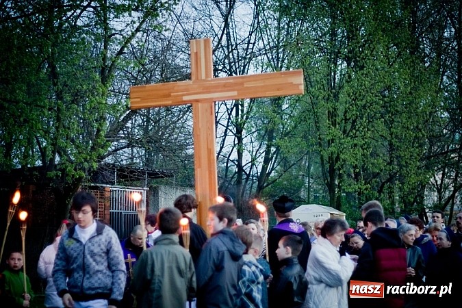 Zdjęcie w galerii na portalu naszraciborz.pl: Wspólna droga krzyżowa raciborskich parafii wiadomości z regionu