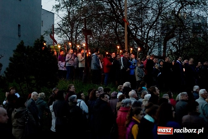Zdjęcie w galerii na portalu naszraciborz.pl: Wspólna droga krzyżowa raciborskich parafii wiadomości z regionu