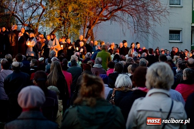 Zdjęcie w galerii na portalu naszraciborz.pl: Wspólna droga krzyżowa raciborskich parafii wiadomości z regionu