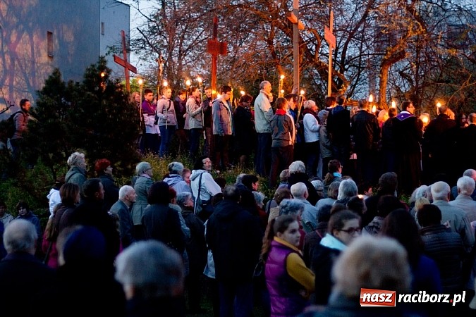 Zdjęcie w galerii na portalu naszraciborz.pl: Wspólna droga krzyżowa raciborskich parafii wiadomości z regionu