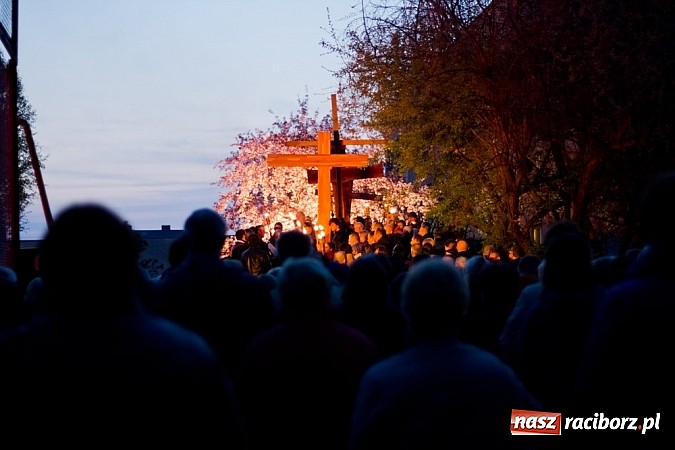 Zdjęcie w galerii na portalu naszraciborz.pl: Wspólna droga krzyżowa raciborskich parafii wiadomości z regionu