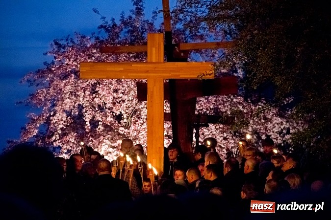 Zdjęcie w galerii na portalu naszraciborz.pl: Wspólna droga krzyżowa raciborskich parafii wiadomości z regionu