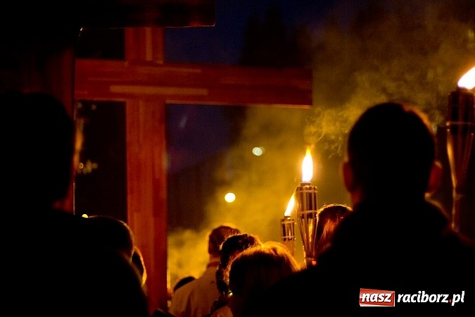 Zdjęcie w galerii na portalu naszraciborz.pl: Wspólna droga krzyżowa raciborskich parafii wiadomości z regionu