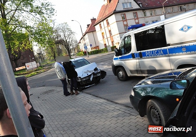 Zdjęcie w galerii na portalu naszraciborz.pl: Kraksa przy starym Despolu. Audi wymusiło pierwszeństwo wiadomości z regionu