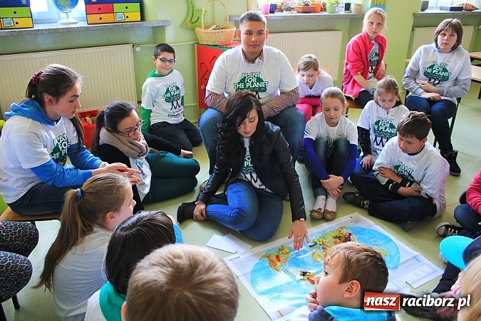 Zdjęcie w galerii na portalu naszraciborz.pl: Plant-for-the-Planet w SP 4, czyli edukacyjne warsztaty ekologiczne dla najmłodszych wiadomości z regionu