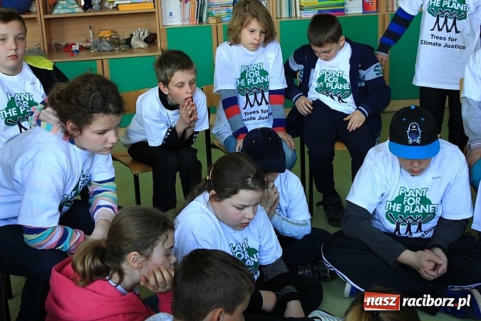 Zdjęcie w galerii na portalu naszraciborz.pl: Plant-for-the-Planet w SP 4, czyli edukacyjne warsztaty ekologiczne dla najmłodszych wiadomości z regionu