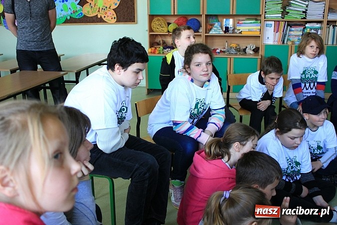 Zdjęcie w galerii na portalu naszraciborz.pl: Plant-for-the-Planet w SP 4, czyli edukacyjne warsztaty ekologiczne dla najmłodszych wiadomości z regionu