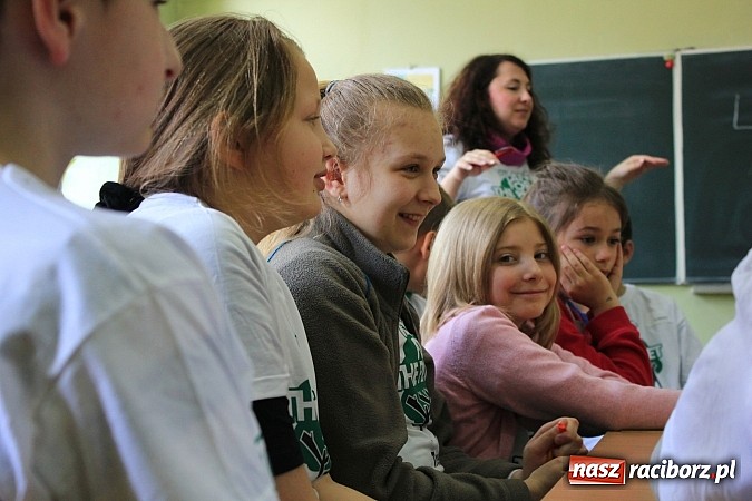 Zdjęcie w galerii na portalu naszraciborz.pl: Plant-for-the-Planet w SP 4, czyli edukacyjne warsztaty ekologiczne dla najmłodszych wiadomości z regionu