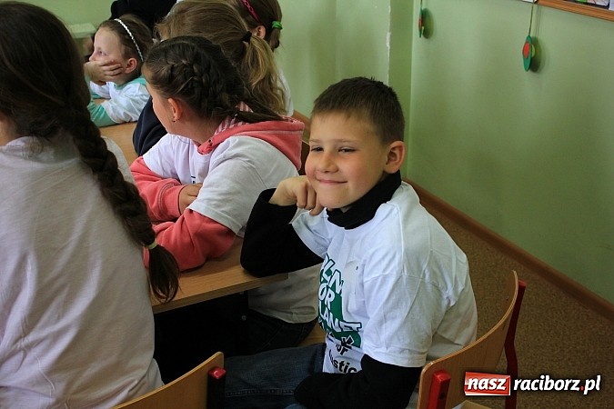 Zdjęcie w galerii na portalu naszraciborz.pl: Plant-for-the-Planet w SP 4, czyli edukacyjne warsztaty ekologiczne dla najmłodszych wiadomości z regionu