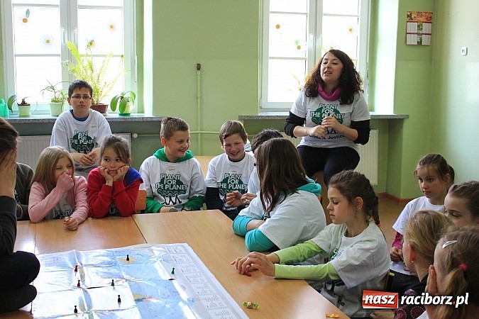 Zdjęcie w galerii na portalu naszraciborz.pl: Plant-for-the-Planet w SP 4, czyli edukacyjne warsztaty ekologiczne dla najmłodszych wiadomości z regionu