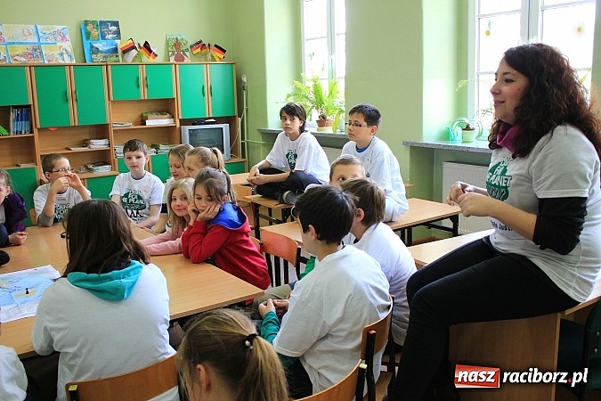Zdjęcie w galerii na portalu naszraciborz.pl: Plant-for-the-Planet w SP 4, czyli edukacyjne warsztaty ekologiczne dla najmłodszych wiadomości z regionu