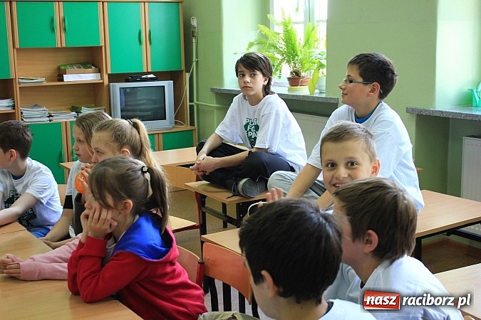 Zdjęcie w galerii na portalu naszraciborz.pl: Plant-for-the-Planet w SP 4, czyli edukacyjne warsztaty ekologiczne dla najmłodszych wiadomości z regionu