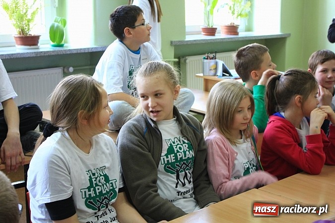 Zdjęcie w galerii na portalu naszraciborz.pl: Plant-for-the-Planet w SP 4, czyli edukacyjne warsztaty ekologiczne dla najmłodszych wiadomości z regionu