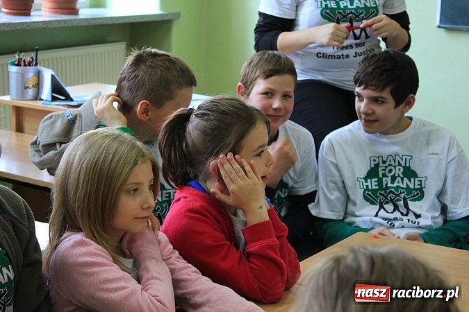 Zdjęcie w galerii na portalu naszraciborz.pl: Plant-for-the-Planet w SP 4, czyli edukacyjne warsztaty ekologiczne dla najmłodszych wiadomości z regionu