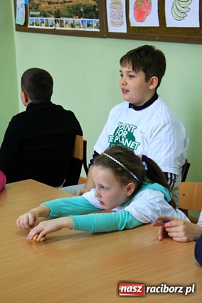 Zdjęcie w galerii na portalu naszraciborz.pl: Plant-for-the-Planet w SP 4, czyli edukacyjne warsztaty ekologiczne dla najmłodszych wiadomości z regionu