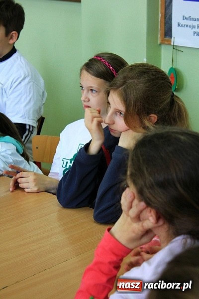 Zdjęcie w galerii na portalu naszraciborz.pl: Plant-for-the-Planet w SP 4, czyli edukacyjne warsztaty ekologiczne dla najmłodszych wiadomości z regionu