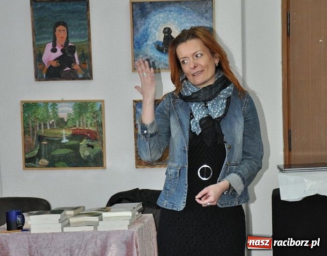 Zdjęcie w galerii na portalu naszraciborz.pl: Katarzyna Enerlich na otwarcie miejskiej biblioteki wiadomości z regionu
