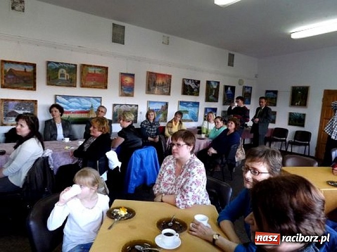 Zdjęcie w galerii na portalu naszraciborz.pl: Katarzyna Enerlich na otwarcie miejskiej biblioteki wiadomości z regionu