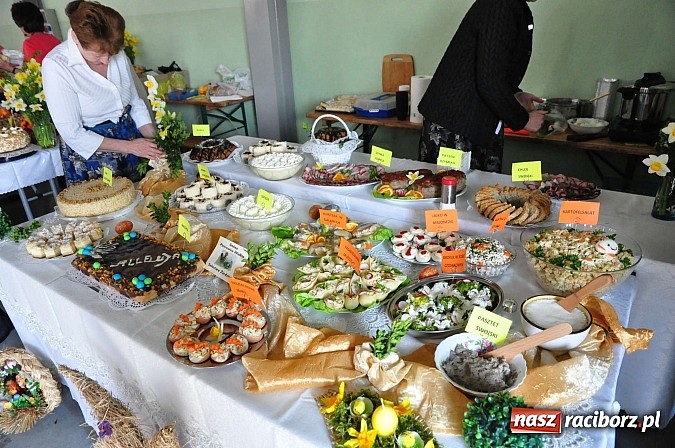 Zdjęcie w galerii na portalu naszraciborz.pl: Po śląsku i chińsku na festiwalu potraw w Pietrowicach Wielkich wiadomości z regionu