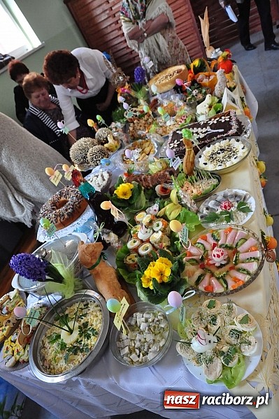 Zdjęcie w galerii na portalu naszraciborz.pl: Po śląsku i chińsku na festiwalu potraw w Pietrowicach Wielkich wiadomości z regionu