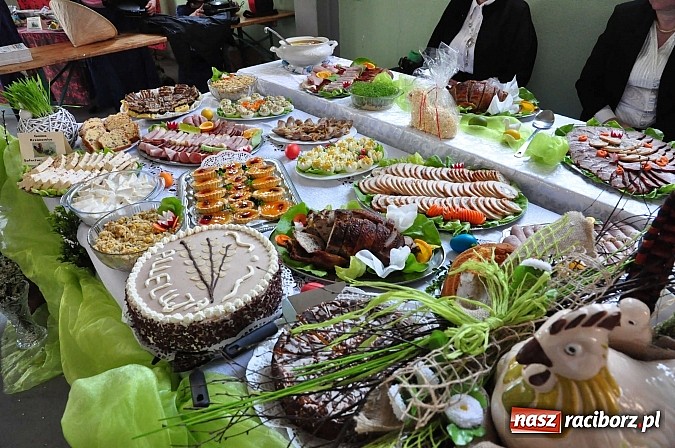 Zdjęcie w galerii na portalu naszraciborz.pl: Po śląsku i chińsku na festiwalu potraw w Pietrowicach Wielkich wiadomości z regionu