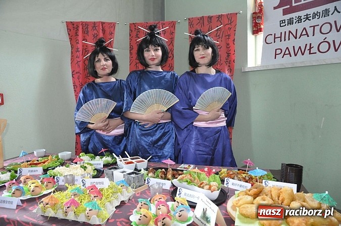 Zdjęcie w galerii na portalu naszraciborz.pl: Po śląsku i chińsku na festiwalu potraw w Pietrowicach Wielkich wiadomości z regionu