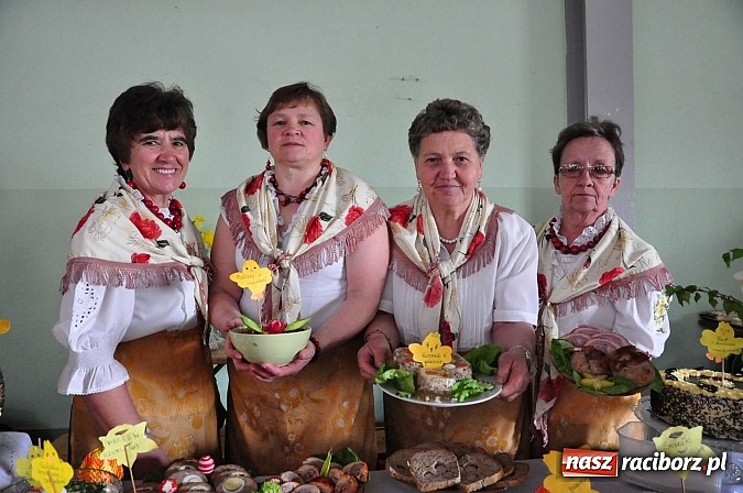 Zdjęcie w galerii na portalu naszraciborz.pl: Po śląsku i chińsku na festiwalu potraw w Pietrowicach Wielkich wiadomości z regionu