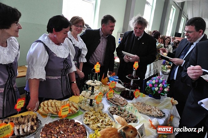 Zdjęcie w galerii na portalu naszraciborz.pl: Po śląsku i chińsku na festiwalu potraw w Pietrowicach Wielkich wiadomości z regionu