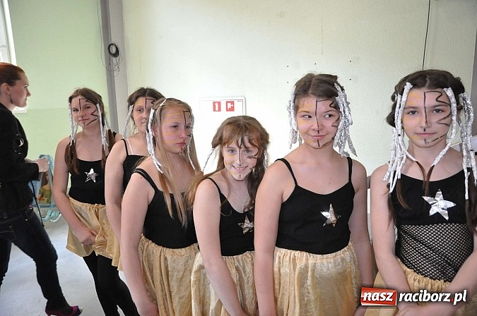 Zdjęcie w galerii na portalu naszraciborz.pl: Po śląsku i chińsku na festiwalu potraw w Pietrowicach Wielkich wiadomości z regionu