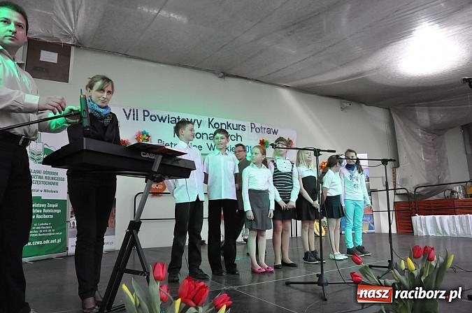 Zdjęcie w galerii na portalu naszraciborz.pl: Po śląsku i chińsku na festiwalu potraw w Pietrowicach Wielkich wiadomości z regionu