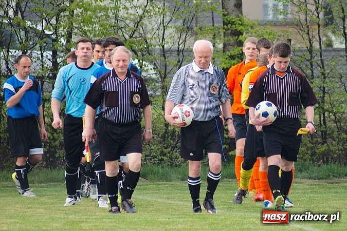 Zdjęcie w galerii na portalu naszraciborz.pl: Udany rewanż rezerw gaszowickiego Dębu. Wicher niegroźną bryzą wiadomości z regionu