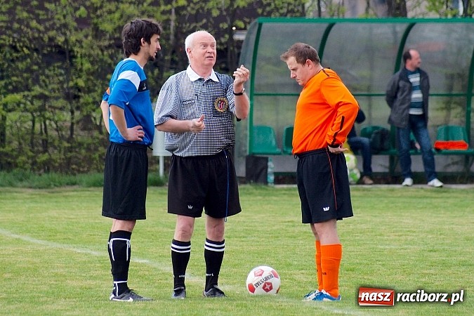 Zdjęcie w galerii na portalu naszraciborz.pl: Udany rewanż rezerw gaszowickiego Dębu. Wicher niegroźną bryzą wiadomości z regionu
