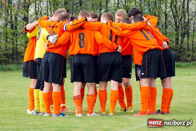 Zdjęcie w galerii na portalu naszraciborz.pl: Udany rewanż rezerw gaszowickiego Dębu. Wicher niegroźną bryzą wiadomości z regionu